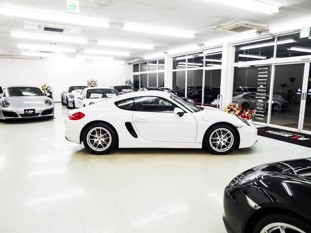 ケイマン ベースグレード パドルシフト シートヒーター PDLS付きHIDヘッドライト 電動格納ドアミラー 純正スポーツステアリング 18インチホイール バックカメラ ナビ テレビ CD ETC ピレリP ZERO(76枚目)