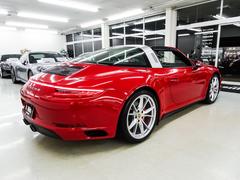 ☆２０１６年式ポルシェ９１１タルガ４Ｓ！正規ディーラー車走行距離１０８６６ｋｍ！オプションカラー：カーマインレッド！スポーツエグゾースト！スポーツクロノ！レザーインテリア！エントリードライブ！ＢＯＳＥ 2