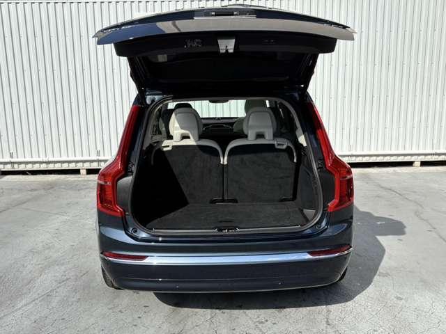 ＸＣ９０ ウルトラ　Ｂ５　ＡＷＤ　２５年モデル　サンルーフ　アダプティブクルーズコントロール　レーンキープアシスト　頸部衝撃緩和ヘッドレスト　全周囲カメラ　ヒルディセントコントロール　エアサスペンション　ドライブレコーダー　認定中古車（12枚目）