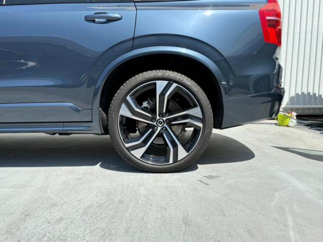 ＸＣ９０ リチャージアルテメットＴ８ＡＷＤプラグインハイブリド　認定中古車　　４ＷＤ　デモカー　エアサス　プラグイン　アダプティブクルーズコントロール　レーンキープアシスト　頸部衝撃緩和ヘッドレスト　全周囲カメラ　ヒルディセントコントロール　本革シート（9枚目）