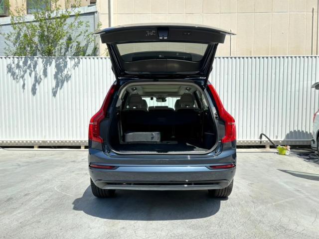 ＸＣ９０ リチャージアルテメットＴ８ＡＷＤプラグインハイブリド　認定中古車　　４ＷＤ　デモカー　エアサス　プラグイン　アダプティブクルーズコントロール　レーンキープアシスト　頸部衝撃緩和ヘッドレスト　全周囲カメラ　ヒルディセントコントロール　本革シート（13枚目）