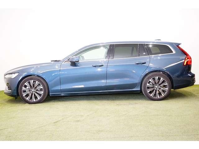 Ｖ６０ アルティメット　Ｂ４　認定中古車　ｈａｒｍａｎ／ｋａｒｄｏｎ　リラクゼーション　ベンチレーション　Ｇｏｏｇｌｅナビ　全周囲カメラ　ヘッドアップディスプレイ　純正ドラレコ　禁煙車　本革シート　電動リアゲート　ＥＴＣ（17枚目）