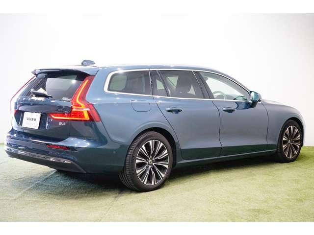 Ｖ６０ アルティメット　Ｂ４　認定中古車　ｈａｒｍａｎ／ｋａｒｄｏｎ　リラクゼーション　ベンチレーション　Ｇｏｏｇｌｅナビ　全周囲カメラ　ヘッドアップディスプレイ　純正ドラレコ　禁煙車　本革シート　電動リアゲート　ＥＴＣ（19枚目）