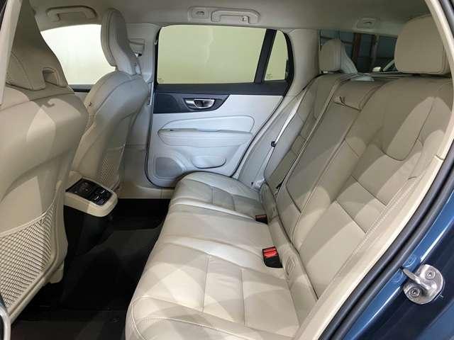Ｖ６０ アルティメット　Ｂ４　認定中古車　ｈａｒｍａｎ／ｋａｒｄｏｎ　リラクゼーション　ベンチレーション　Ｇｏｏｇｌｅナビ　全周囲カメラ　ヘッドアップディスプレイ　純正ドラレコ　禁煙車　本革シート　電動リアゲート　ＥＴＣ（22枚目）