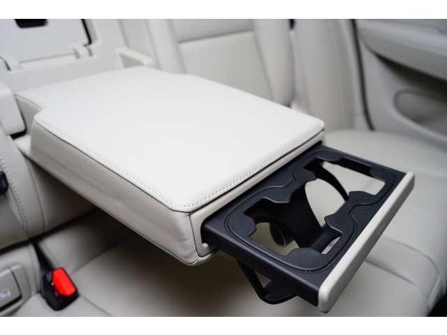 Ｖ６０ アルティメット　Ｂ４　認定中古車　ｈａｒｍａｎ／ｋａｒｄｏｎ　リラクゼーション　ベンチレーション　Ｇｏｏｇｌｅナビ　全周囲カメラ　ヘッドアップディスプレイ　純正ドラレコ　禁煙車　本革シート　電動リアゲート　ＥＴＣ（41枚目）