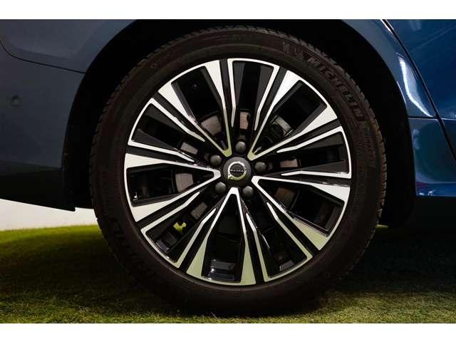 Ｖ６０ アルティメット　Ｂ４　認定中古車　ｈａｒｍａｎ／ｋａｒｄｏｎ　リラクゼーション　ベンチレーション　Ｇｏｏｇｌｅナビ　全周囲カメラ　ヘッドアップディスプレイ　純正ドラレコ　禁煙車　本革シート　電動リアゲート　ＥＴＣ（50枚目）