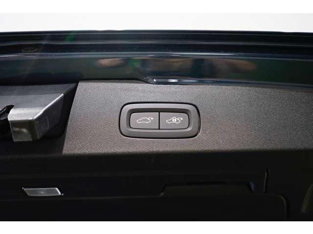 Ｖ６０ アルティメット　Ｂ４　認定中古車　ｈａｒｍａｎ／ｋａｒｄｏｎ　リラクゼーション　ベンチレーション　Ｇｏｏｇｌｅナビ　全周囲カメラ　ヘッドアップディスプレイ　純正ドラレコ　禁煙車　本革シート　電動リアゲート　ＥＴＣ（71枚目）