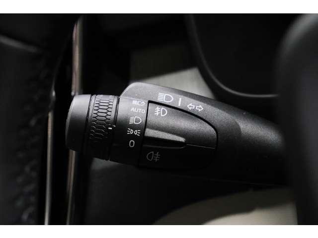 XC40 ウルトラ B4 AWD 認定中古車 ワンオーナー 現行モデル サンルーフ harman/kardon Googleナビ 全周囲カメラ ETC 本革シート シートメモリー シートヒーター 電動リアゲートダークティンテッドガラス(29枚目)