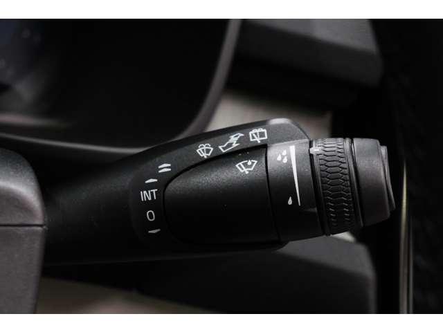 XC40 ウルトラ B4 AWD 認定中古車 ワンオーナー 現行モデル サンルーフ harman/kardon Googleナビ 全周囲カメラ ETC 本革シート シートメモリー シートヒーター 電動リアゲートダークティンテッドガラス(31枚目)