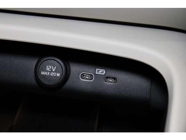 XC40 ウルトラ B4 AWD 認定中古車 ワンオーナー 現行モデル サンルーフ harman/kardon Googleナビ 全周囲カメラ ETC 本革シート シートメモリー シートヒーター 電動リアゲートダークティンテッドガラス(39枚目)
