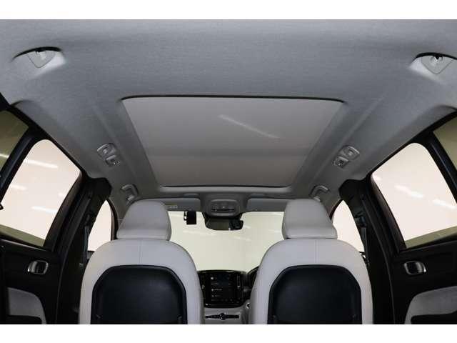XC40 ウルトラ B4 AWD 認定中古車 ワンオーナー 現行モデル サンルーフ harman/kardon Googleナビ 全周囲カメラ ETC 本革シート シートメモリー シートヒーター 電動リアゲートダークティンテッドガラス(49枚目)