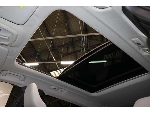 XC40 ウルトラ B4 AWD 認定中古車 ワンオーナー 現行モデル サンルーフ harman/kardon Googleナビ 全周囲カメラ ETC 本革シート シートメモリー シートヒーター 電動リアゲートダークティンテッドガラス(51枚目)