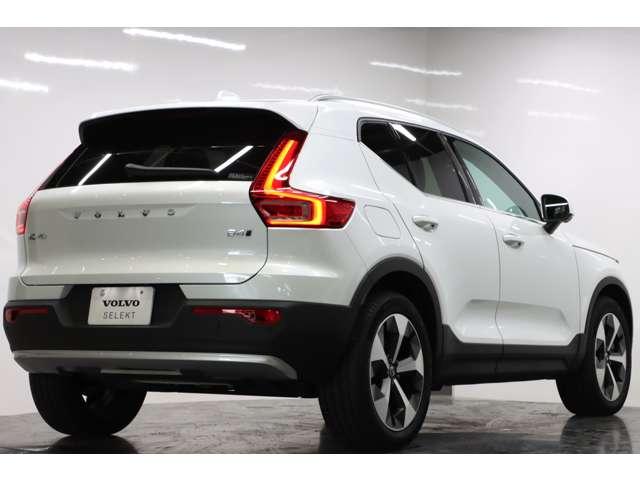 XC40 ウルトラ B4 AWD 認定中古車 ワンオーナー 現行モデル サンルーフ harman/kardon Googleナビ 全周囲カメラ ETC 本革シート シートメモリー シートヒーター 電動リアゲートダークティンテッドガラス(57枚目)