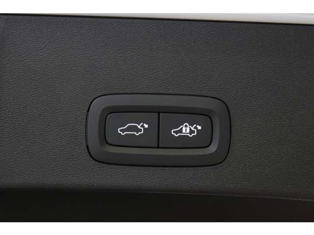 XC40 ウルトラ B4 AWD 認定中古車 ワンオーナー 現行モデル サンルーフ harman/kardon Googleナビ 全周囲カメラ ETC 本革シート シートメモリー シートヒーター 電動リアゲートダークティンテッドガラス(71枚目)
