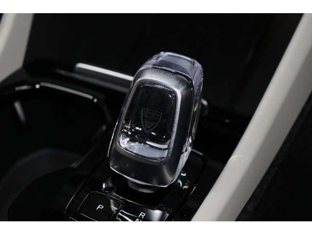 XC40 ウルトラ B4 AWD 認定中古車 ワンオーナー 現行モデル サンルーフ harman/kardon Googleナビ 全周囲カメラ ETC 本革シート シートメモリー シートヒーター 電動リアゲートダークティンテッドガラス(78枚目)