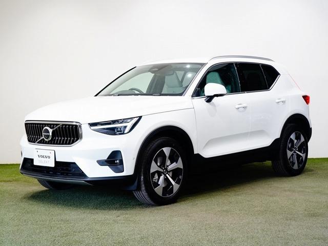 XC40 ウルトラ B4 AWD 登録済未使用車 harman/kardon Googleナビ 全周囲カメラ インテリセーフ 本革シート シートメモリー ステアリングヒーター シートヒーター 電動リアゲート ダークティンテッドガラス(2枚目)