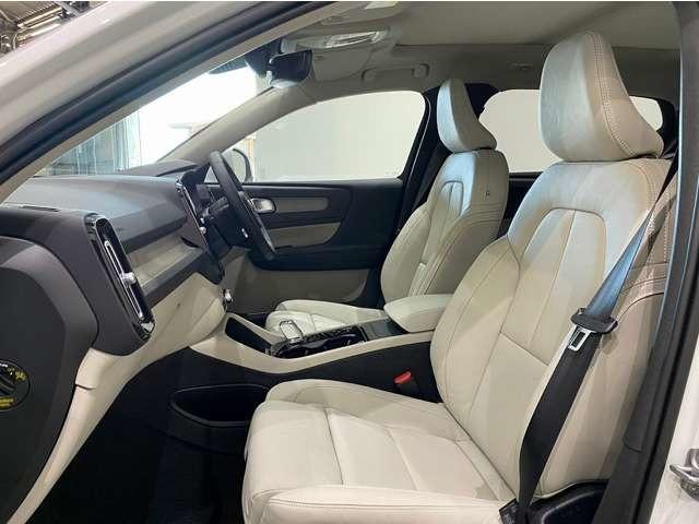 XC40 ウルトラ B4 AWD 登録済未使用車 harman/kardon Googleナビ 全周囲カメラ インテリセーフ 本革シート シートメモリー ステアリングヒーター シートヒーター 電動リアゲート ダークティンテッドガラス(20枚目)