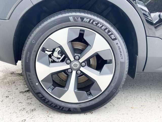 XC40 ウルトラ B4 AWD 登録済未使用車 パノラマルーフ harman/kardon Googleナビ 全周囲カメラ インテリセーフ 本革シート ステアリングヒーター シートヒーター 電動リアゲート ダークティンテッドガラス(7枚目)