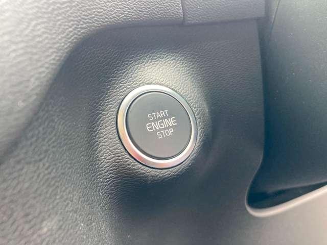 XC40 ウルトラ B4 AWD 登録済未使用車 パノラマルーフ harman/kardon Googleナビ 全周囲カメラ インテリセーフ 本革シート ステアリングヒーター シートヒーター 電動リアゲート ダークティンテッドガラス(26枚目)