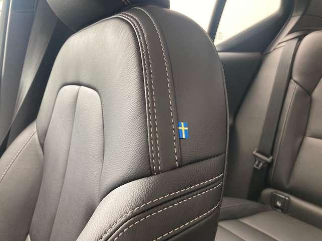 XC40 ウルトラ B4 AWD 登録済未使用車 パノラマルーフ harman/kardon Googleナビ 全周囲カメラ インテリセーフ 本革シート ステアリングヒーター シートヒーター 電動リアゲート ダークティンテッドガラス(37枚目)