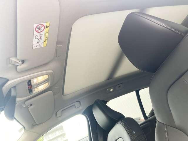 XC40 ウルトラ B4 AWD 登録済未使用車 パノラマルーフ harman/kardon Googleナビ 全周囲カメラ インテリセーフ 本革シート ステアリングヒーター シートヒーター 電動リアゲート ダークティンテッドガラス(49枚目)