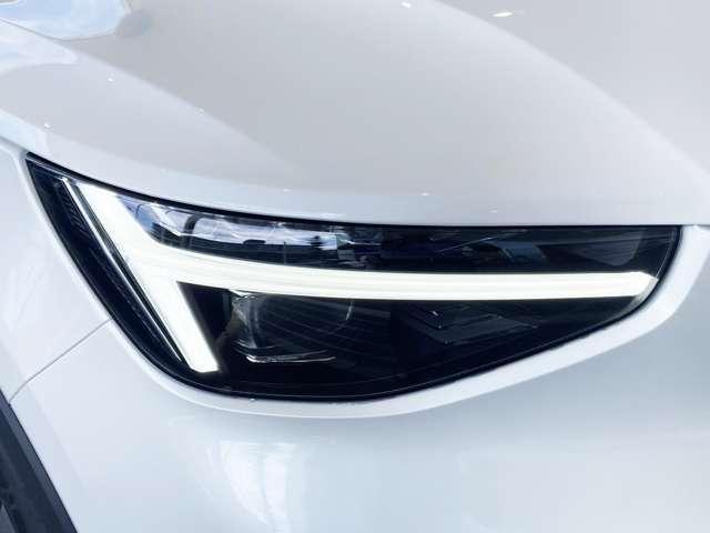 XC40 ウルトラ B3 登録済未使用車 サンルーフ  harman/kardon Googleナビ 全周囲カメラ 本革シート シートメモリー ステアリングヒーター シートヒーター 電動リアゲート ダークティンテッドガラス(6枚目)