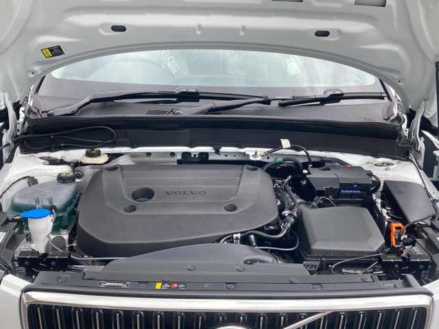 XC40 ウルトラ B3 登録済未使用車 サンルーフ  harman/kardon Googleナビ 全周囲カメラ 本革シート シートメモリー ステアリングヒーター シートヒーター 電動リアゲート ダークティンテッドガラス(7枚目)