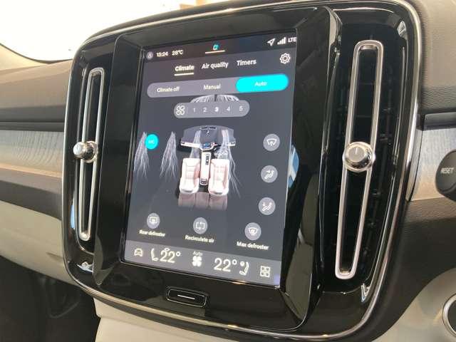 XC40 ウルトラ B3 登録済未使用車 サンルーフ  harman/kardon Googleナビ 全周囲カメラ 本革シート シートメモリー ステアリングヒーター シートヒーター 電動リアゲート ダークティンテッドガラス(28枚目)