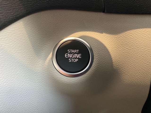 XC40 ウルトラ B3 登録済未使用車 サンルーフ  harman/kardon Googleナビ 全周囲カメラ 本革シート シートメモリー ステアリングヒーター シートヒーター 電動リアゲート ダークティンテッドガラス(32枚目)