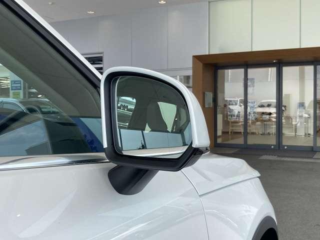 XC40 ウルトラ B4 AWD 登録済未使用車 harman/kardon Googleナビ 全周囲カメラ インテリセーフ 白革シート シートメモリー ステアリングヒーター シートヒーター 電動リアゲート ダークティンテッドガラス(29枚目)