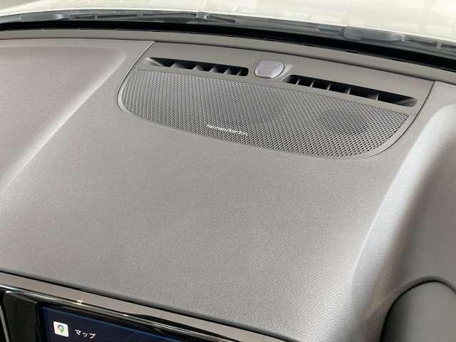 XC40 ウルトラ B4 AWD 登録済未使用車 harman/kardon Googleナビ 全周囲カメラ インテリセーフ 白革シート シートメモリー ステアリングヒーター シートヒーター 電動リアゲート ダークティンテッドガラス(49枚目)