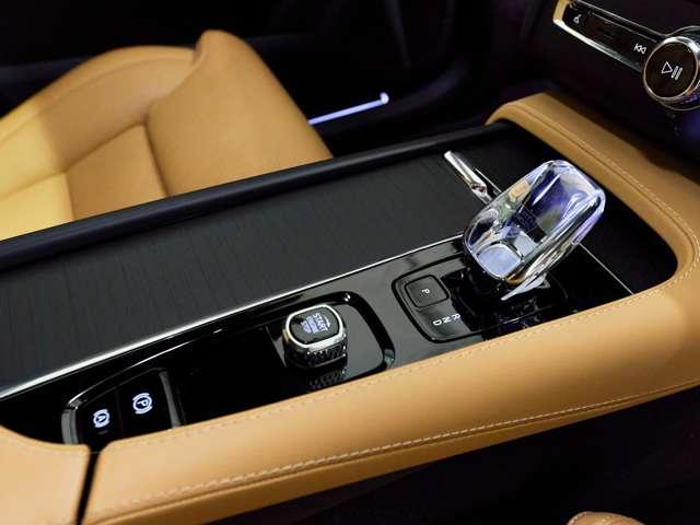 XC90 アルティメット B6 AWD 4WD 認定中古車 1オーナー harman/kardon サンルーフ エアサス リラクゼーション ベンチレーション Googleナビ 全周囲カメラ ヘッドアップディスプレイ 純正ドラレコ 本革シート(32枚目)