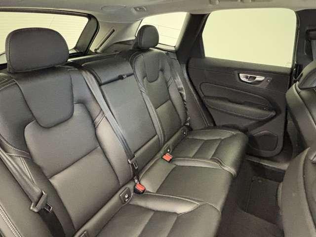 ＸＣ６０ ウルトラ　Ｂ５　ＡＷＤ　登録済未使用車　パノラマルーフ　ｈａｒｍａｎ／ｋａｒｄｏｎ　リラクゼーション　ベンチレーション　Ｇｏｏｇｌｅナビ　全周囲カメラ　ヘッドアップディスプレイ　本革シート　純正３６０°ドラレコ　本革シート（3枚目）