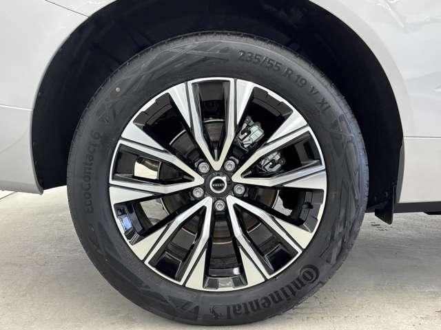 ＸＣ６０ ウルトラ　Ｂ５　ＡＷＤ　登録済未使用車　パノラマルーフ　ｈａｒｍａｎ／ｋａｒｄｏｎ　リラクゼーション　ベンチレーション　Ｇｏｏｇｌｅナビ　全周囲カメラ　ヘッドアップディスプレイ　本革シート　純正３６０°ドラレコ　本革シート（6枚目）