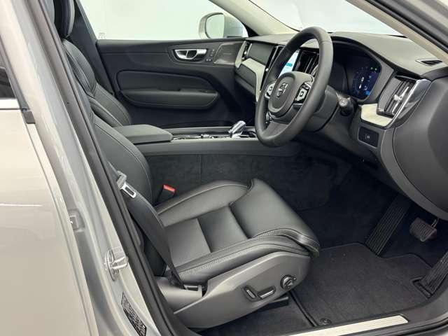 ＸＣ６０ ウルトラ　Ｂ５　ＡＷＤ　登録済未使用車　パノラマルーフ　ｈａｒｍａｎ／ｋａｒｄｏｎ　リラクゼーション　ベンチレーション　Ｇｏｏｇｌｅナビ　全周囲カメラ　ヘッドアップディスプレイ　本革シート　純正３６０°ドラレコ　本革シート（25枚目）