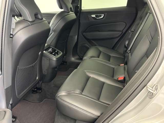 ＸＣ６０ ウルトラ　Ｂ５　ＡＷＤ　登録済未使用車　パノラマルーフ　ｈａｒｍａｎ／ｋａｒｄｏｎ　リラクゼーション　ベンチレーション　Ｇｏｏｇｌｅナビ　全周囲カメラ　ヘッドアップディスプレイ　本革シート　純正３６０°ドラレコ　本革シート（30枚目）