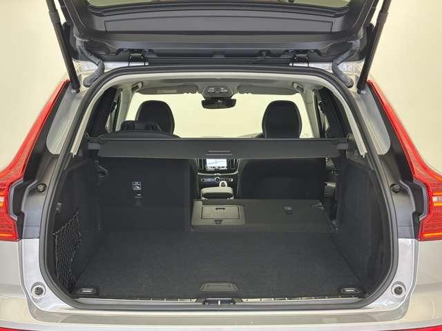 ＸＣ６０ ウルトラ　Ｂ５　ＡＷＤ　登録済未使用車　パノラマルーフ　ｈａｒｍａｎ／ｋａｒｄｏｎ　リラクゼーション　ベンチレーション　Ｇｏｏｇｌｅナビ　全周囲カメラ　ヘッドアップディスプレイ　本革シート　純正３６０°ドラレコ　本革シート（32枚目）