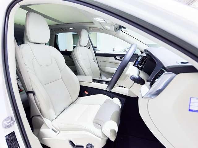 XC60 アルティメット B5 AWD 認定中古車 ワンオーナー パノラマルーフ harman/kardon Googleナビ インテリセーフ リラクゼーション ベンチレーション 全周囲カメラ ヘッドアップディスプレイ 白革シート 360°(12枚目)