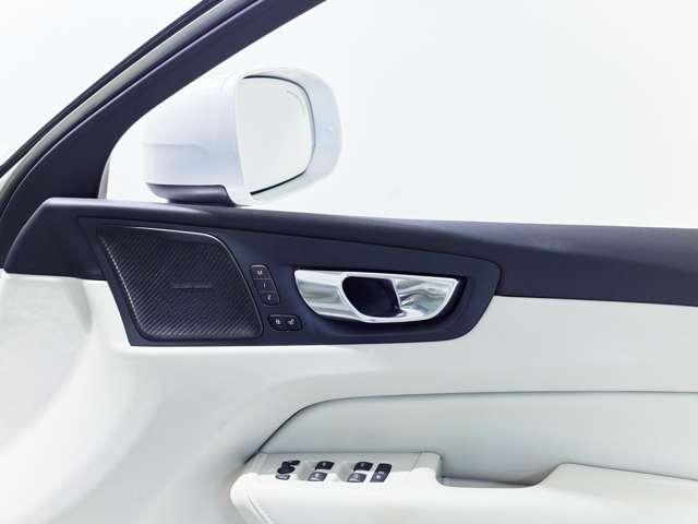 XC60 アルティメット B5 AWD 認定中古車 ワンオーナー パノラマルーフ harman/kardon Googleナビ インテリセーフ リラクゼーション ベンチレーション 全周囲カメラ ヘッドアップディスプレイ 白革シート 360°(36枚目)