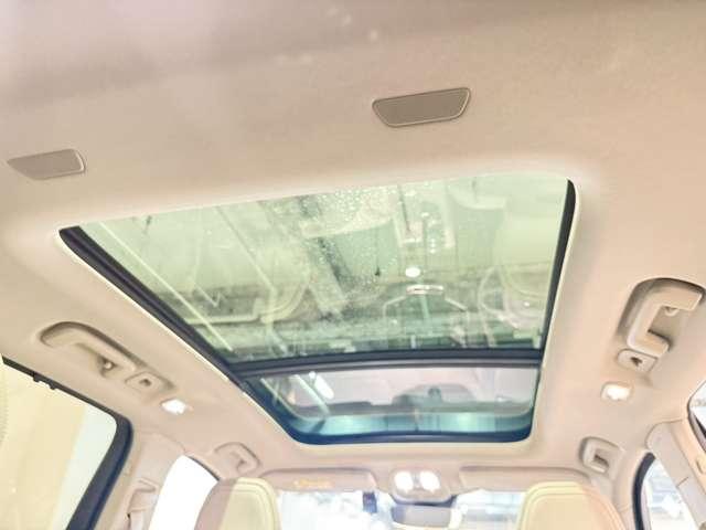 XC90 リチャージアルテメットT8AWDプラグインハイブリド 認定中古車 ワンオーナー B&W パノラマルーフ Googleナビ インテリセーフ 白革シート リラクゼーション ベンチレーション 全周囲カメラ ヘッドアップディスプレイ 22インチAW(6枚目)