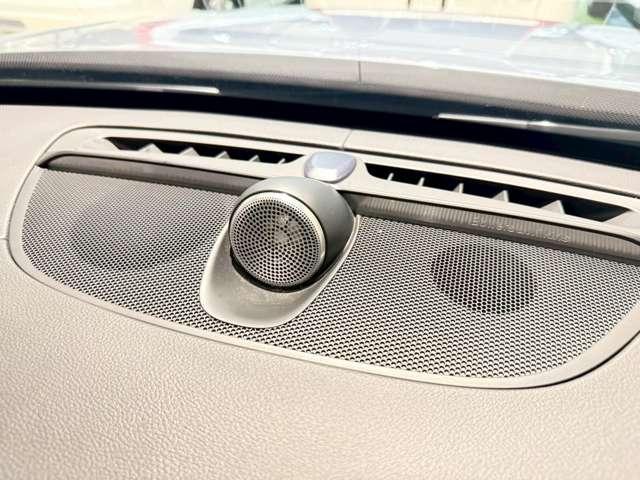 XC90 リチャージアルテメットT8AWDプラグインハイブリド 認定中古車 ワンオーナー B&W パノラマルーフ Googleナビ インテリセーフ 白革シート リラクゼーション ベンチレーション 全周囲カメラ ヘッドアップディスプレイ 22インチAW(7枚目)