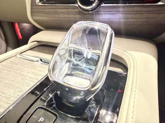 XC90 リチャージアルテメットT8AWDプラグインハイブリド 認定中古車 ワンオーナー B&W パノラマルーフ Googleナビ インテリセーフ 白革シート リラクゼーション ベンチレーション 全周囲カメラ ヘッドアップディスプレイ 22インチAW(9枚目)