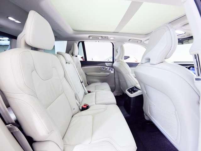 XC90 リチャージアルテメットT8AWDプラグインハイブリド 認定中古車 ワンオーナー B&W パノラマルーフ Googleナビ インテリセーフ 白革シート リラクゼーション ベンチレーション 全周囲カメラ ヘッドアップディスプレイ 22インチAW(40枚目)
