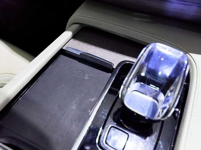 XC90 リチャージアルテメットT8AWDプラグインハイブリド 認定中古車 ワンオーナー B&W パノラマルーフ Googleナビ インテリセーフ 白革シート リラクゼーション ベンチレーション 全周囲カメラ ヘッドアップディスプレイ 22インチAW(56枚目)