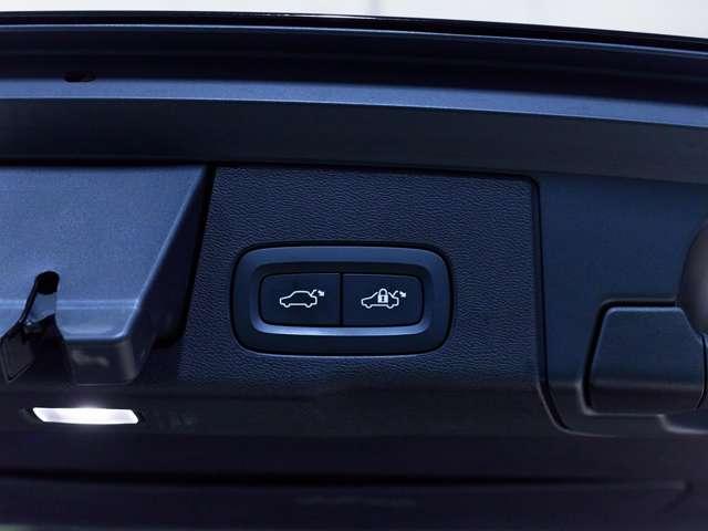 ＸＣ６０ Ｂ５　ＡＷＤ　モーメンタム　４ＷＤ　認定中古車　ワンオーナー　禁煙車　インテリセーフ　全周囲カメラ　フルセグ　茶革シート　シートメモリー　シートヒーター　ドラレコ　ルーフレール　ＬＥＤヘッド　Ｂｌｕｅｔｏｏｔｈ接続　スマートキー（7枚目）