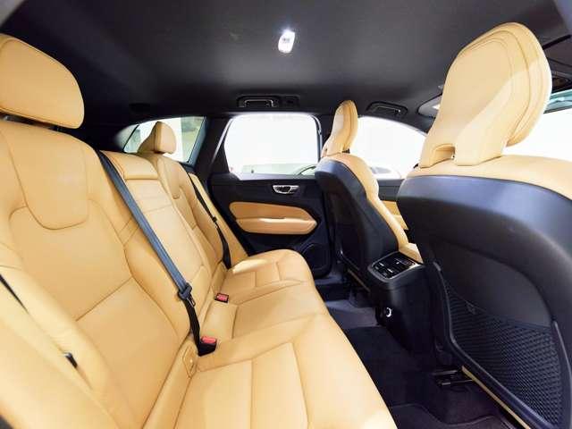 ＸＣ６０ Ｂ５　ＡＷＤ　モーメンタム　４ＷＤ　認定中古車　ワンオーナー　禁煙車　インテリセーフ　全周囲カメラ　フルセグ　茶革シート　シートメモリー　シートヒーター　ドラレコ　ルーフレール　ＬＥＤヘッド　Ｂｌｕｅｔｏｏｔｈ接続　スマートキー（31枚目）