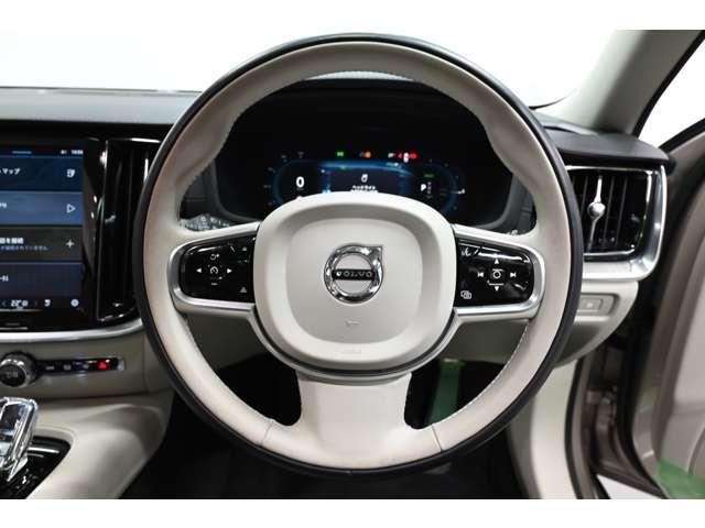 Ｖ６０ リチャジアルティメットＴ６ＡＷＤプラグインハイブリド　４ＷＤ　認定中古車　ワンオーナー　サンルーフ　ｈａｒｍａｎ／ｋａｒｄｏｎ　Ｇｏｏｇｌｅナビ　白革シート　リラクゼーション機能　ベンチレーション機能　電子制御ＡＷＤシステム　オレフォスシフト　ドラレコ（10枚目）