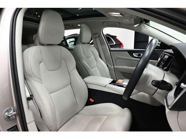 Ｖ６０ リチャジアルティメットＴ６ＡＷＤプラグインハイブリド　４ＷＤ　認定中古車　ワンオーナー　サンルーフ　ｈａｒｍａｎ／ｋａｒｄｏｎ　Ｇｏｏｇｌｅナビ　白革シート　リラクゼーション機能　ベンチレーション機能　電子制御ＡＷＤシステム　オレフォスシフト　ドラレコ（11枚目）