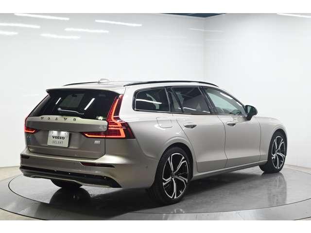 Ｖ６０ リチャジアルティメットＴ６ＡＷＤプラグインハイブリド　４ＷＤ　認定中古車　ワンオーナー　サンルーフ　ｈａｒｍａｎ／ｋａｒｄｏｎ　Ｇｏｏｇｌｅナビ　白革シート　リラクゼーション機能　ベンチレーション機能　電子制御ＡＷＤシステム　オレフォスシフト　ドラレコ（25枚目）