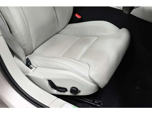 Ｖ６０ リチャジアルティメットＴ６ＡＷＤプラグインハイブリド　４ＷＤ　認定中古車　ワンオーナー　サンルーフ　ｈａｒｍａｎ／ｋａｒｄｏｎ　Ｇｏｏｇｌｅナビ　白革シート　リラクゼーション機能　ベンチレーション機能　電子制御ＡＷＤシステム　オレフォスシフト　ドラレコ（37枚目）